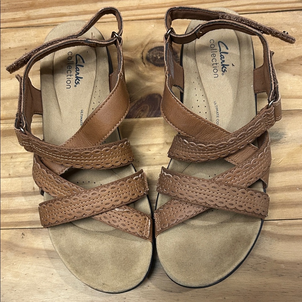 Clarks Women's Tan Strappy Sandals